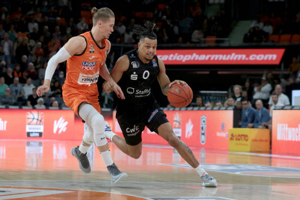 年轻球员登 年轻球员登