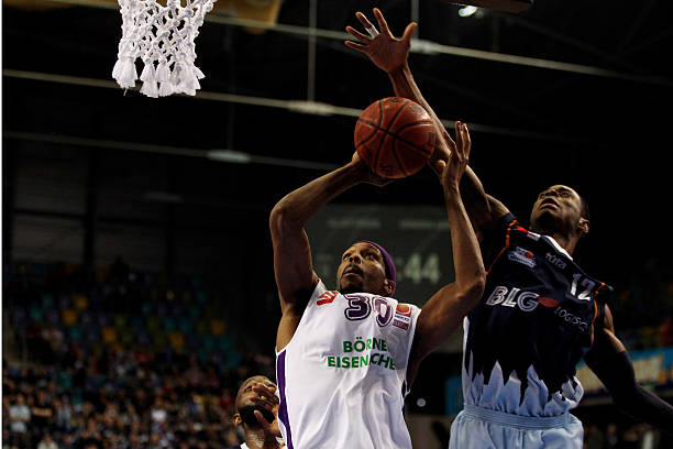 据属于自己 据属于自己