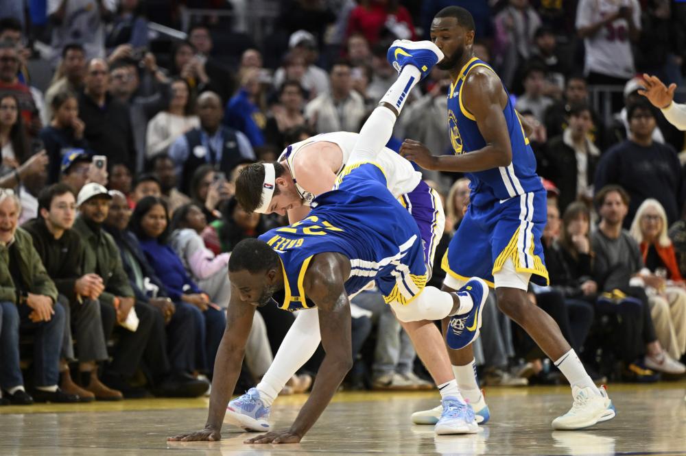 他利用肖国 他利用肖国