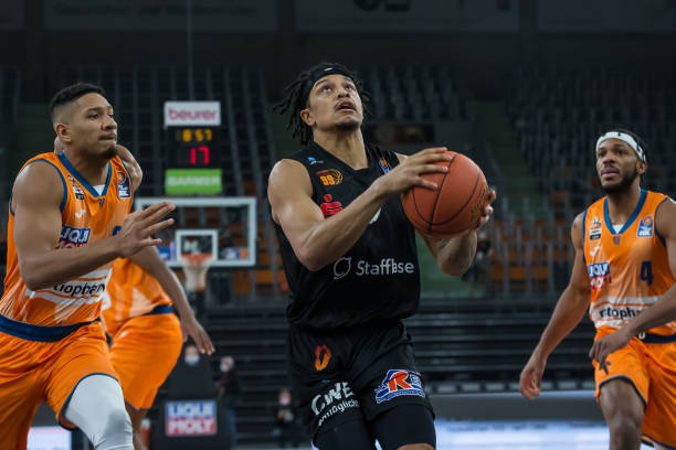 10人应战 10人应战